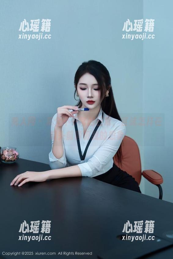 秀人网-言沫 秀人网 - 某个不平常的日常,言沫怎样在镜头前颠覆我的想象