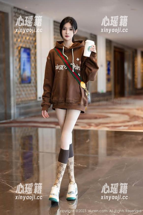 秀人网-金妍兮 秀人网 - 金妍兮的校服梦:套图里的青春回忆册