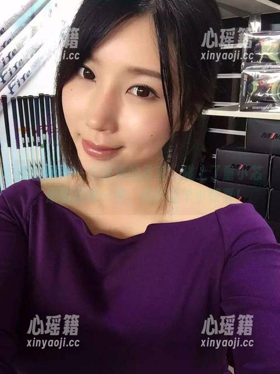 童小芯 微密圈 - 一个普通的教室,碰上了童小芯,原图随意一看,照片是个小惊喜!