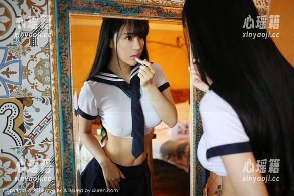 美媛馆-AngelaLee李玲 美媛馆 - 当AngelaLee李玲遇上美图:俏皮少女的图包奇遇!