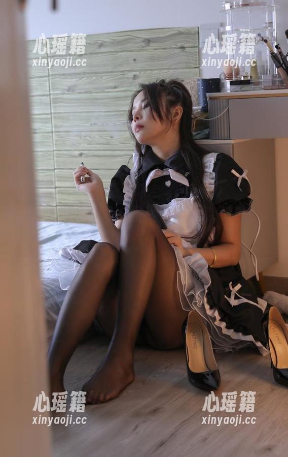 苏嫣qvq 精选女仆装中的苏嫣qvq:看完你会想说……哇,这种可爱有点邪恶!