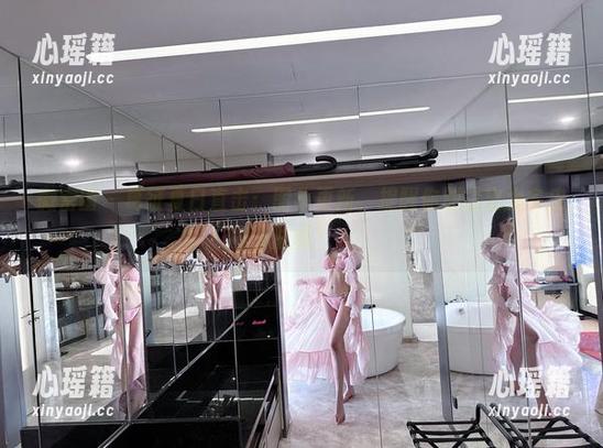 微密圈 - 葛征夏日直击：图集更新，提醒你别露出太多皮肤哦！