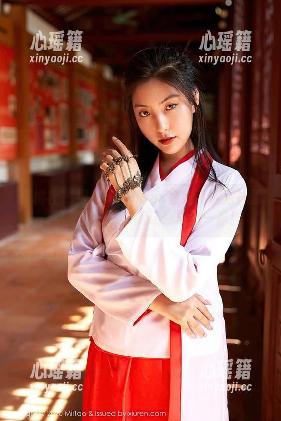 蜜桃社-缇娜美Tinami 蜜桃社 - 缇娜美Tinami在线高清秀礼服,这个背影绝对能让你再刷一遍!