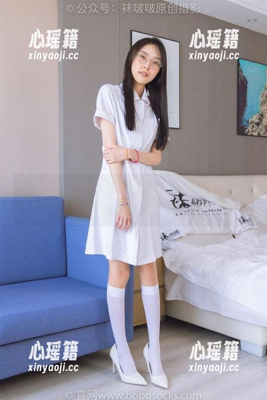 袜啵啵-苏苏 袜啵啵 - 苏苏的板鞋时刻,快来网盘偷学她的‘走路姿势’作品!