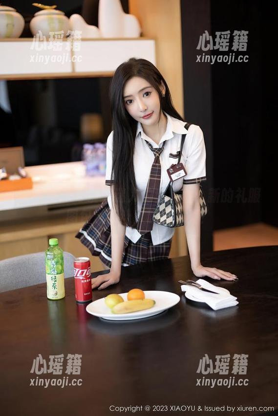 语画界-程程程 语画界 - 可爱又迷人的程程程:新的礼服图包更新让人眼前一亮!