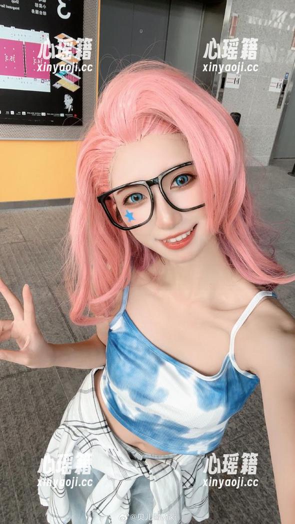 贝儿酱Miki 图包来啦,贝儿酱Miki油亮了一整屏,是表现系还是情绪派?