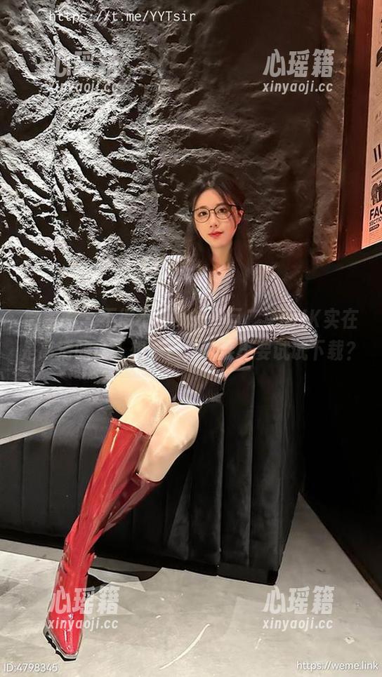 轩子巨二兔 微密圈 - 不得不说,轩子巨二兔的JK实在是高清的让人想一直看,要不要试试下载?