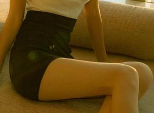 轰趴猫 – 喷射了，陈雅漫的连体衣在图库上总是显得那么突兀，却又难以移开目光。