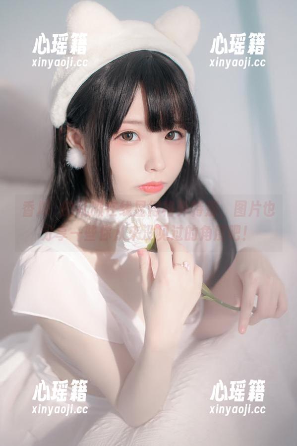 香川澪 香川澪的礼服在线显得格外特别,图片也分享一些你从来没见过的角度吧!