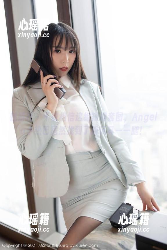 魅妍社 - 不敢相信这组短裙套图，Angela小热巴居然找到了新玩具——腿！