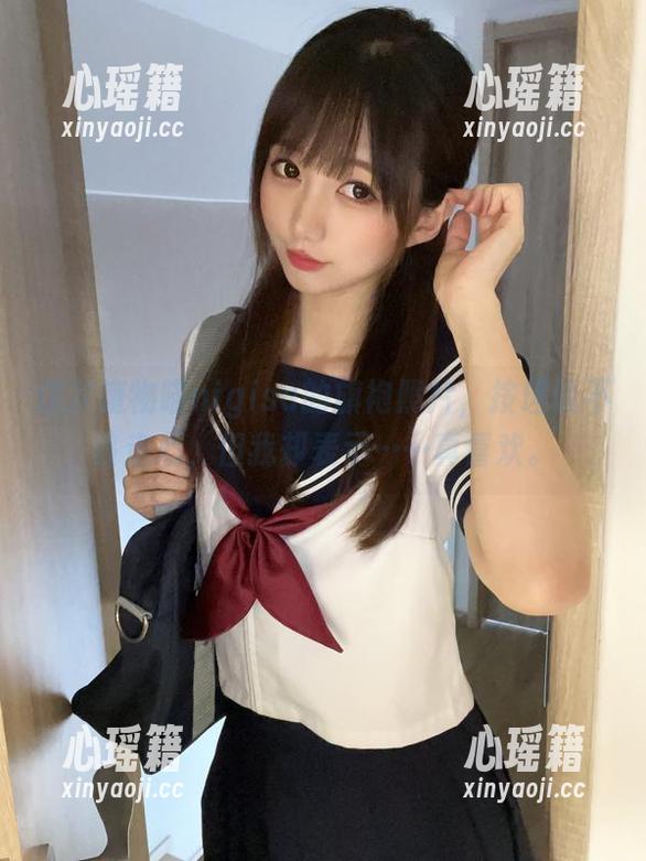 魔物喵nigisa 这次魔物喵nigisa的旗袍照片,按理说不该走心,但我却表示……真喜欢。