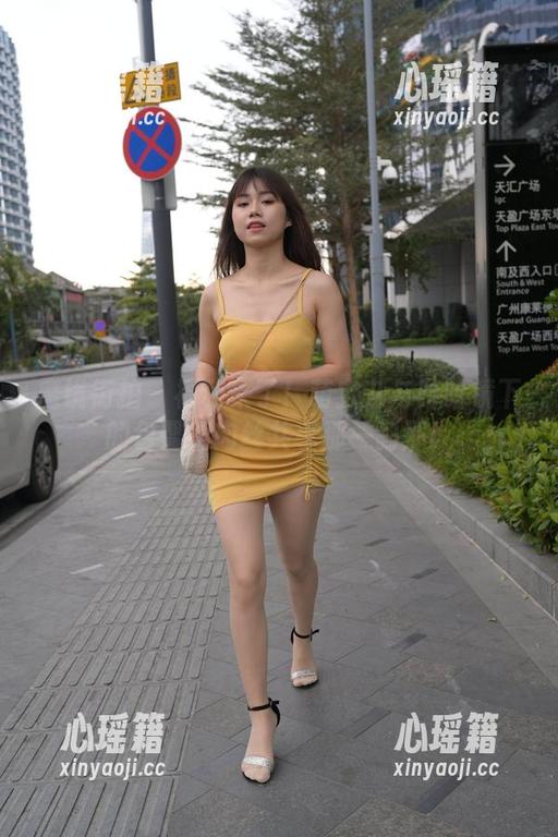 魔镜街拍 - 福利来了！萌宝儿与哈哈镜下的包臀裙肉丝共享那一刹那！